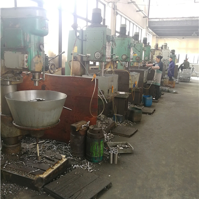 承插管件廠(chǎng)家車(chē)間